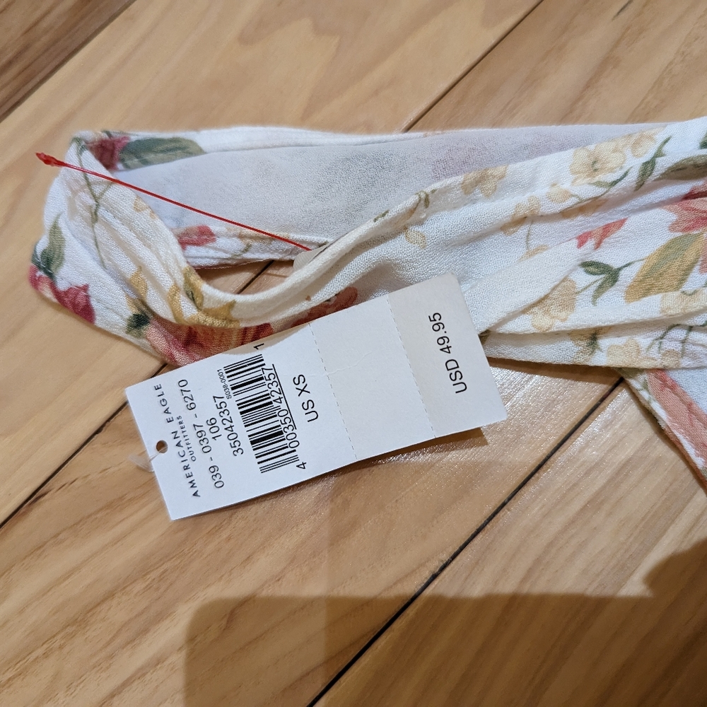 NWT American Eagle white floral romper size XS - Picture 8 of 8